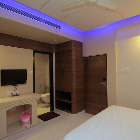 Hotel Sai Dharam Palace Shirdi Bagian luar foto