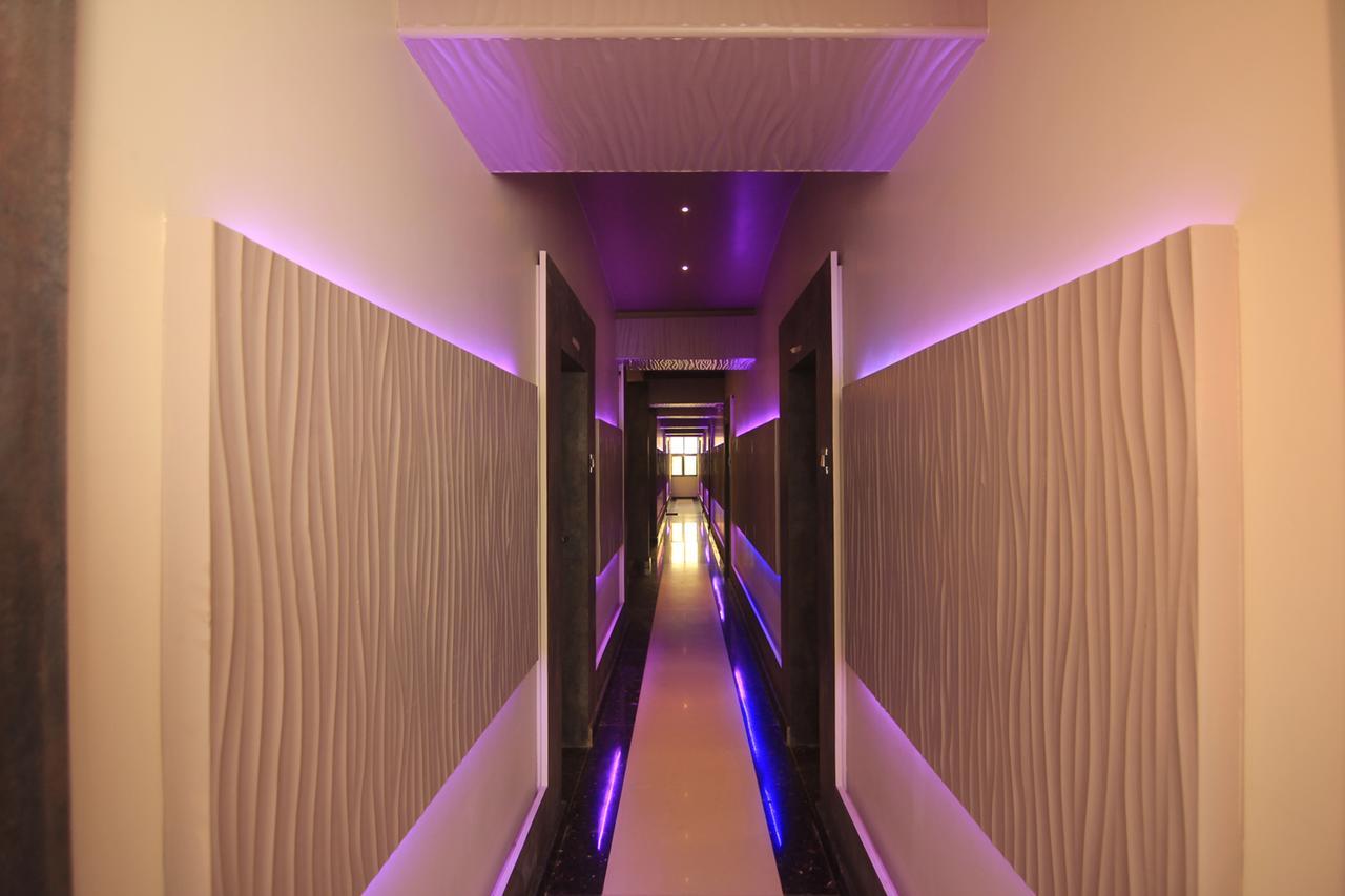 Hotel Sai Dharam Palace Shirdi Bagian luar foto