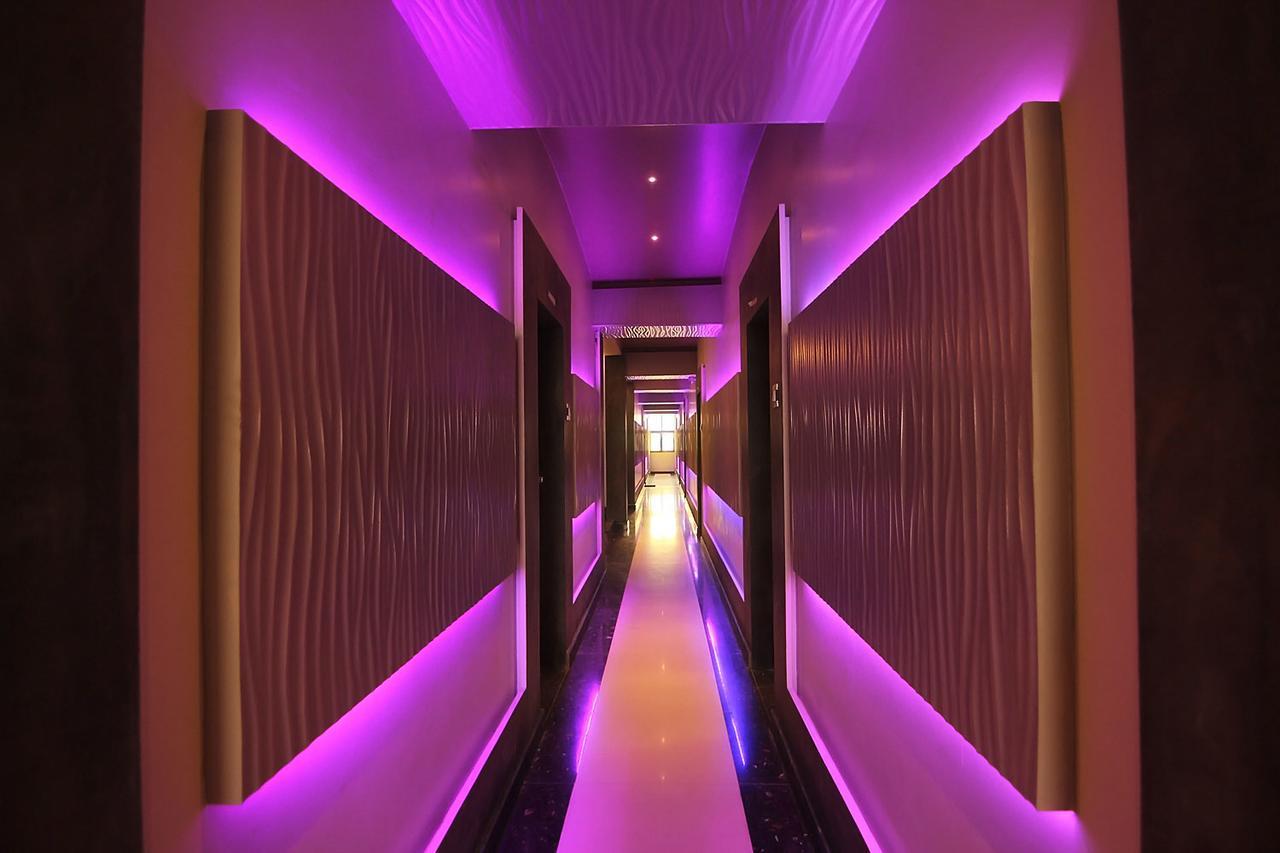 Hotel Sai Dharam Palace Shirdi Bagian luar foto