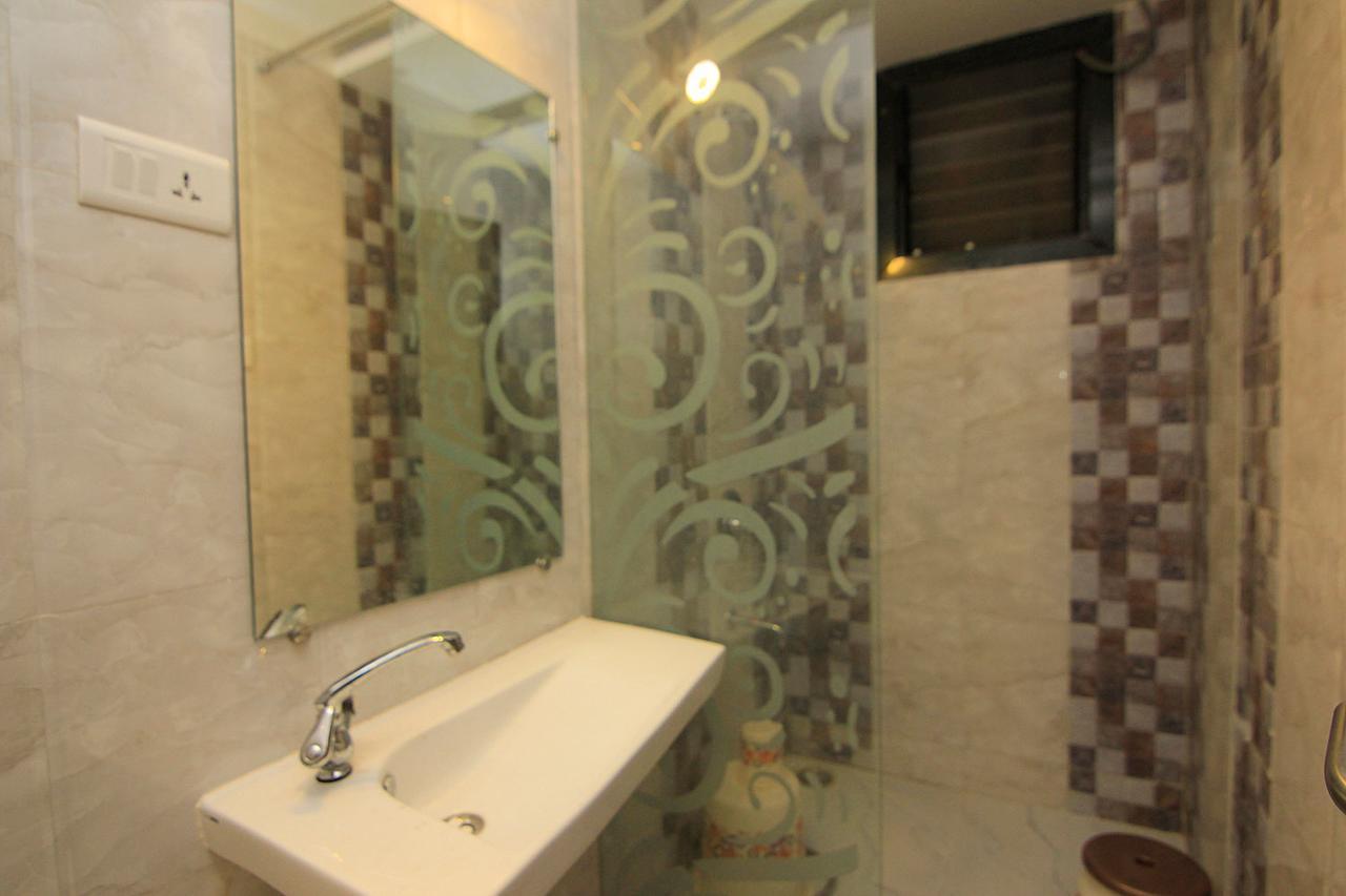 Hotel Sai Dharam Palace Shirdi Bagian luar foto