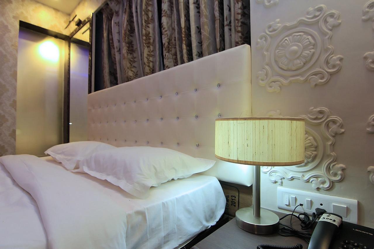 Hotel Sai Dharam Palace Shirdi Bagian luar foto