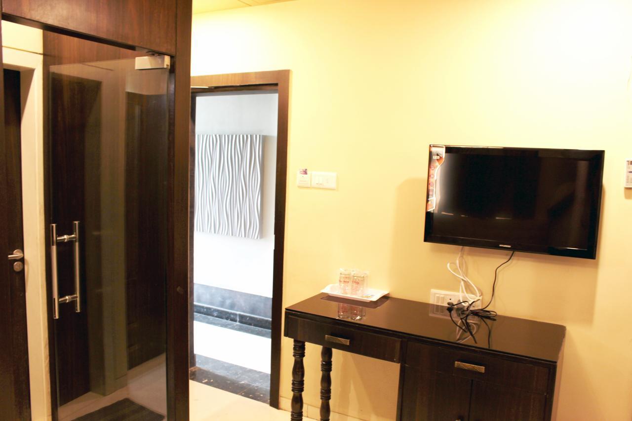 Hotel Sai Dharam Palace Shirdi Bagian luar foto